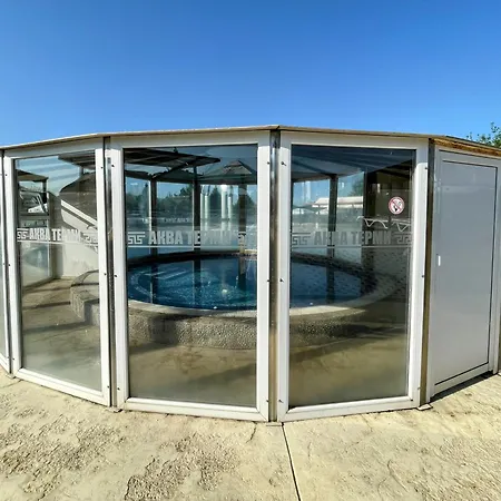 елегант - комплекс аква терми アパートホテル Krasnovo