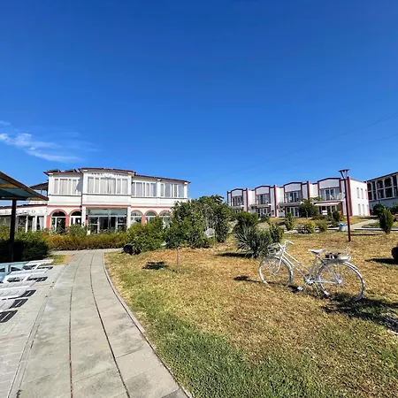 елегант - комплекс аква терми アパートホテル Krasnovo