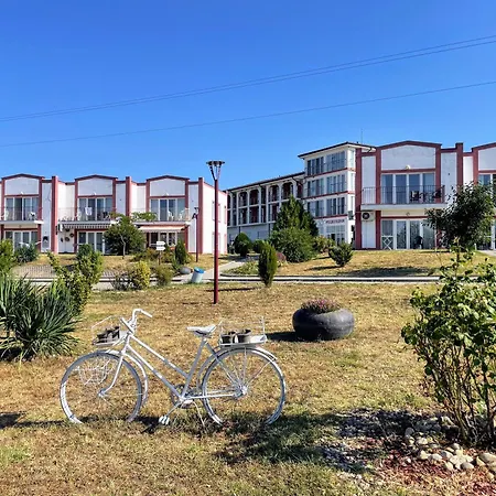 елегант - комплекс аква терми アパートホテル Krasnovo