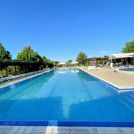елегант - комплекс аква терми Hotel apartamentowy Krasnovo