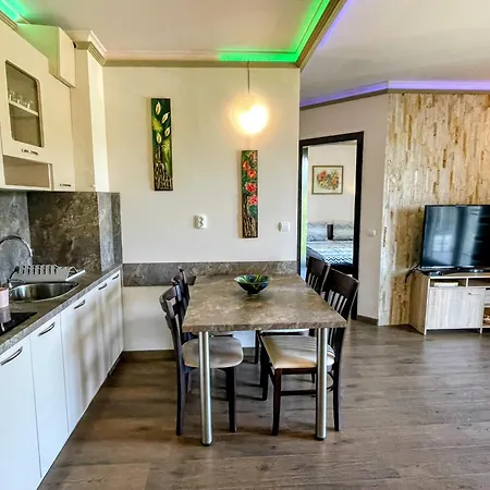 елегант - комплекс аква терми Hotel apartamentowy Krasnovo